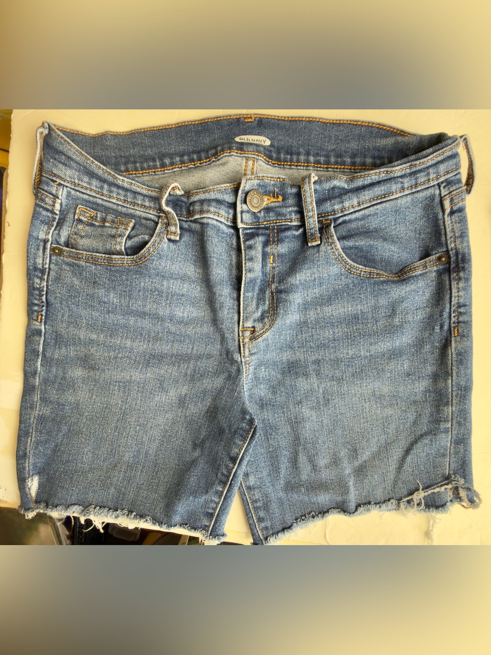 Old Navy light wash denim cut-off shorts Women’s size 4 | h